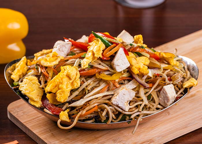 Hakka Chicken Noodles
